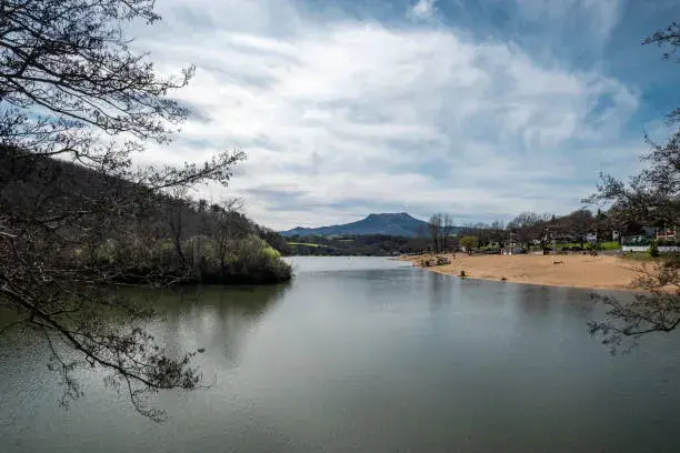 vivre en famille au pays basque